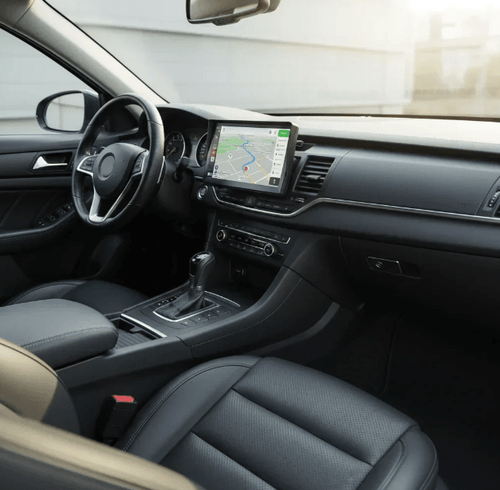 Autoradio 7" tactile de test-high tech avec Apple CarPlay, Android Auto, GPS et Bluetooth pour voiture.