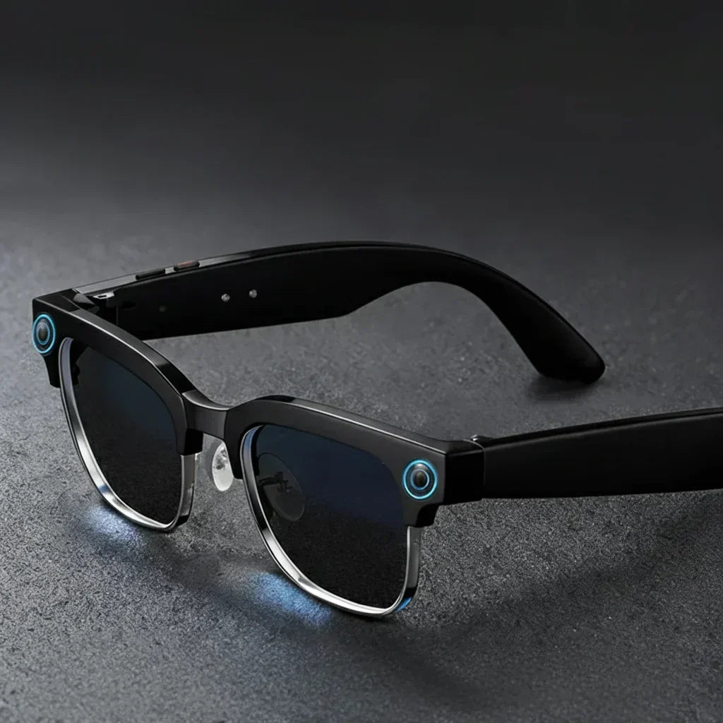 Lunettes AI 4K de test-high tech avec caméra intégrée, réalité augmentée et contrôle vocal, design élégant et technologique.